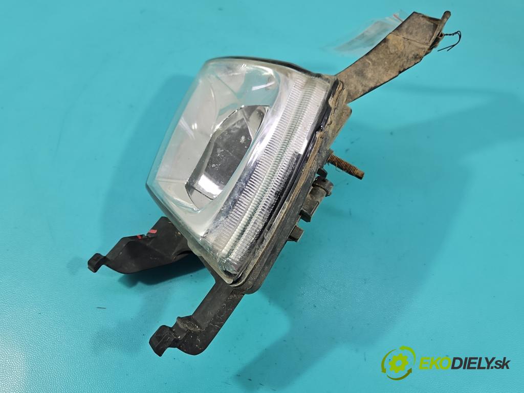 Peugeot 407 1.8 16V 116 hp manual 85 kW 1749 cm3 4- Halogen pravý  (Klika dveří ostatní)