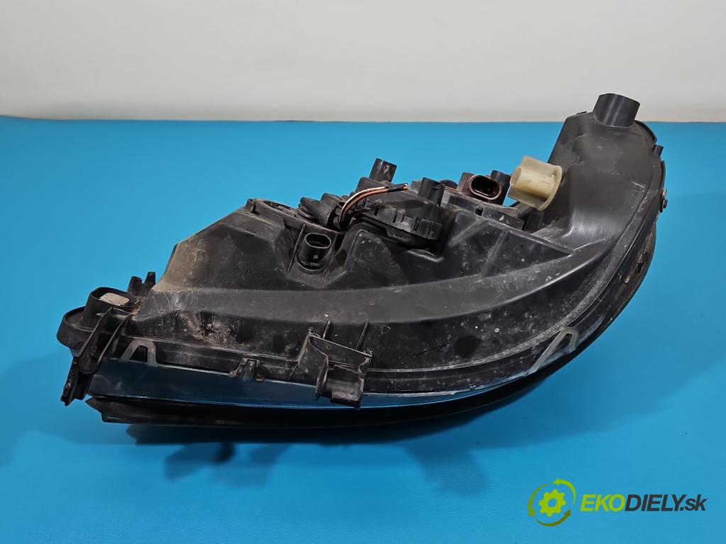 Opel Zafira A 1999-2005 2.0 DTI 101 HP manual 74 kW 1995 cm3 5- Reflektor: pravý  (Svetlo predné pravé)