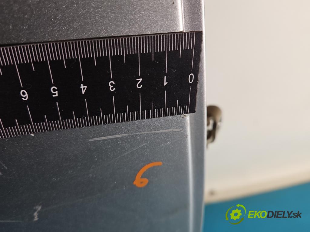 Opel Zafira A 1999-2005 2.0 DTI 101 hp manual 74 kW 1995 cm3 5- dveře zadní pravé  (Klika dveří ostatní)