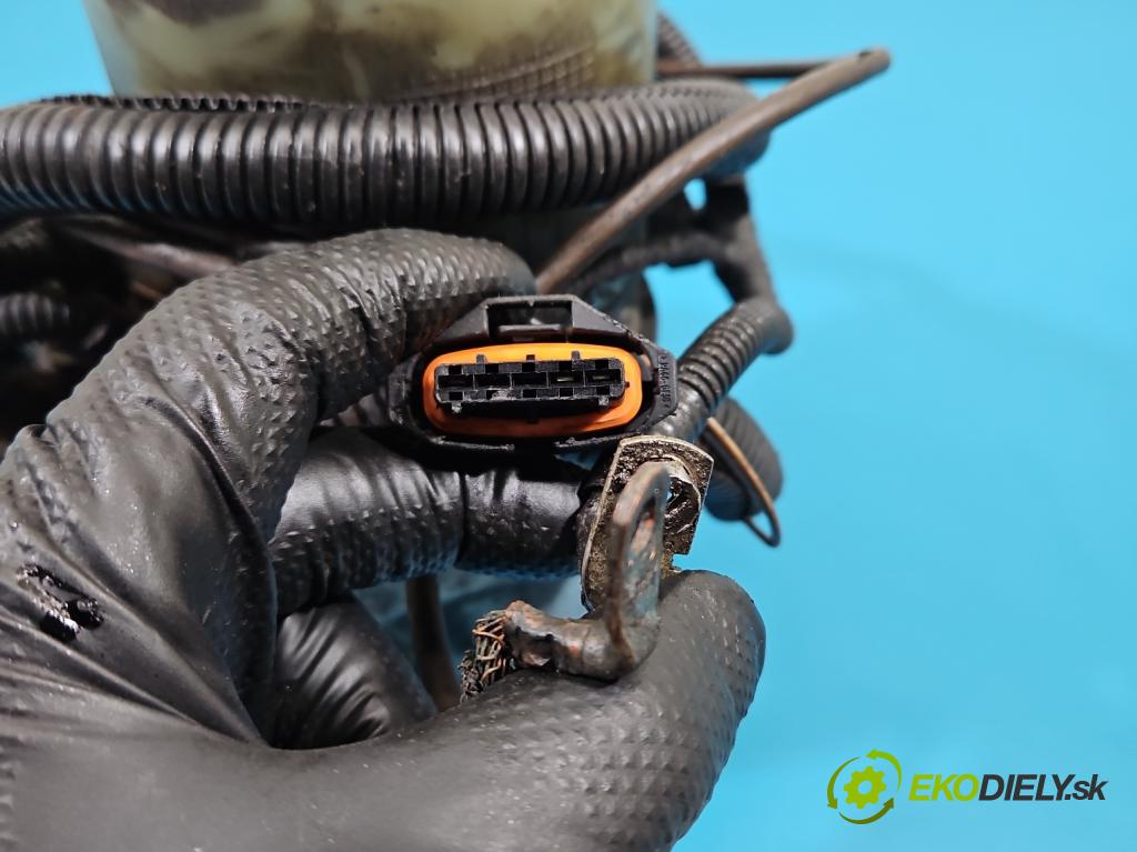 Opel Astra III 2004-2014 1.6 16v 105 hp manual 77 kW 1598 cm3 5- čerpadlo posilovač  (Servočerpadlo)