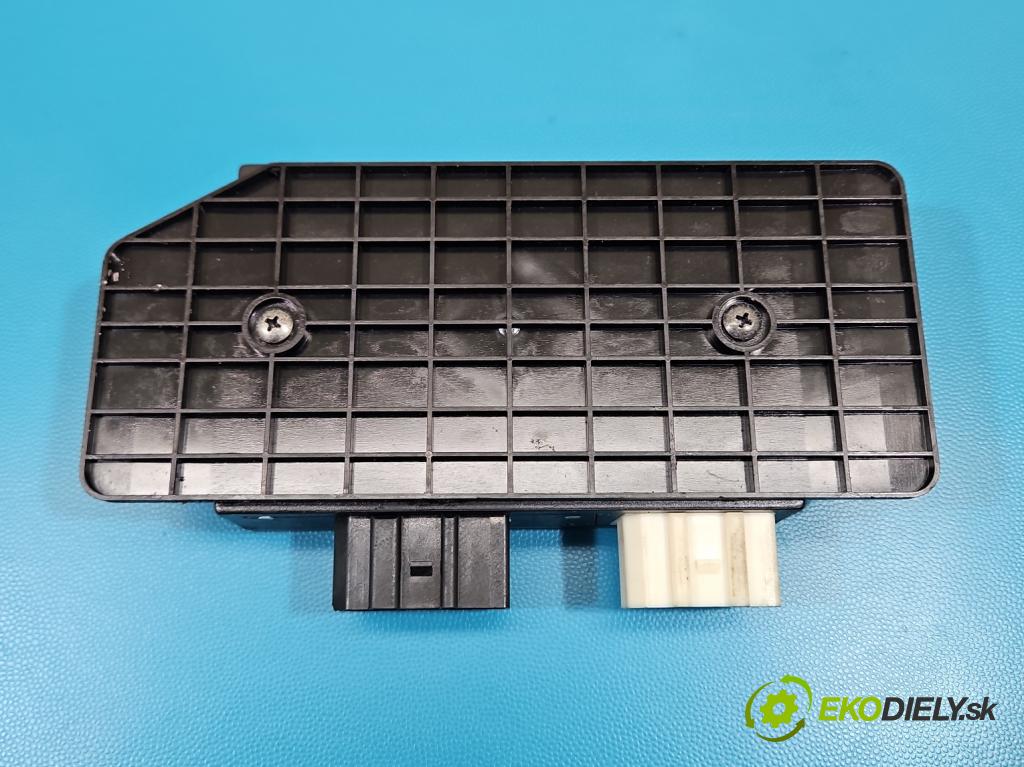 Vw Passat B5 1995-2005 1.6 8V 101 HP manual 74 kW 1596 cm3 4- riadiaca jednotka komfortu 3B0959798