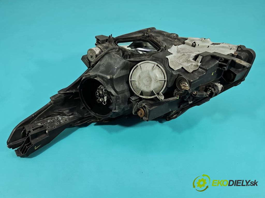 Toyota Avensis III T27 2009-2018 2.0 D4D 126 HP manual 93 kW 1998 cm3 4- Reflektor: pravý  (Svetlo predné pravé)