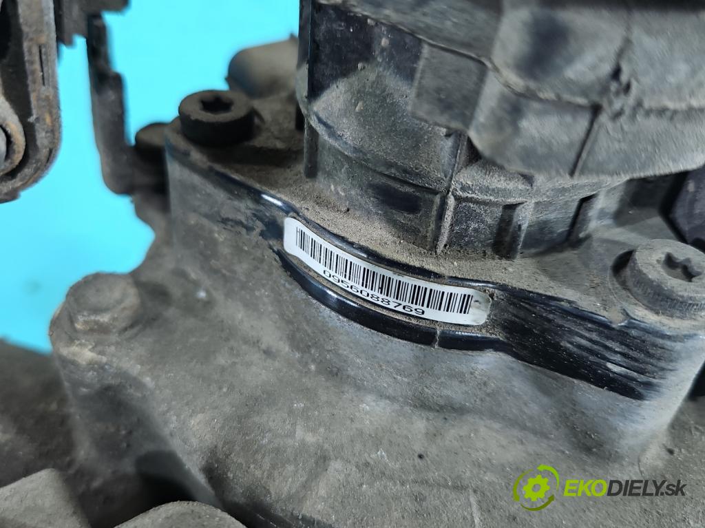 Suzuki Splash 1.3 DDIS 75 hp manual 55 kW 1248 cm3 5- řízení volant 73K8