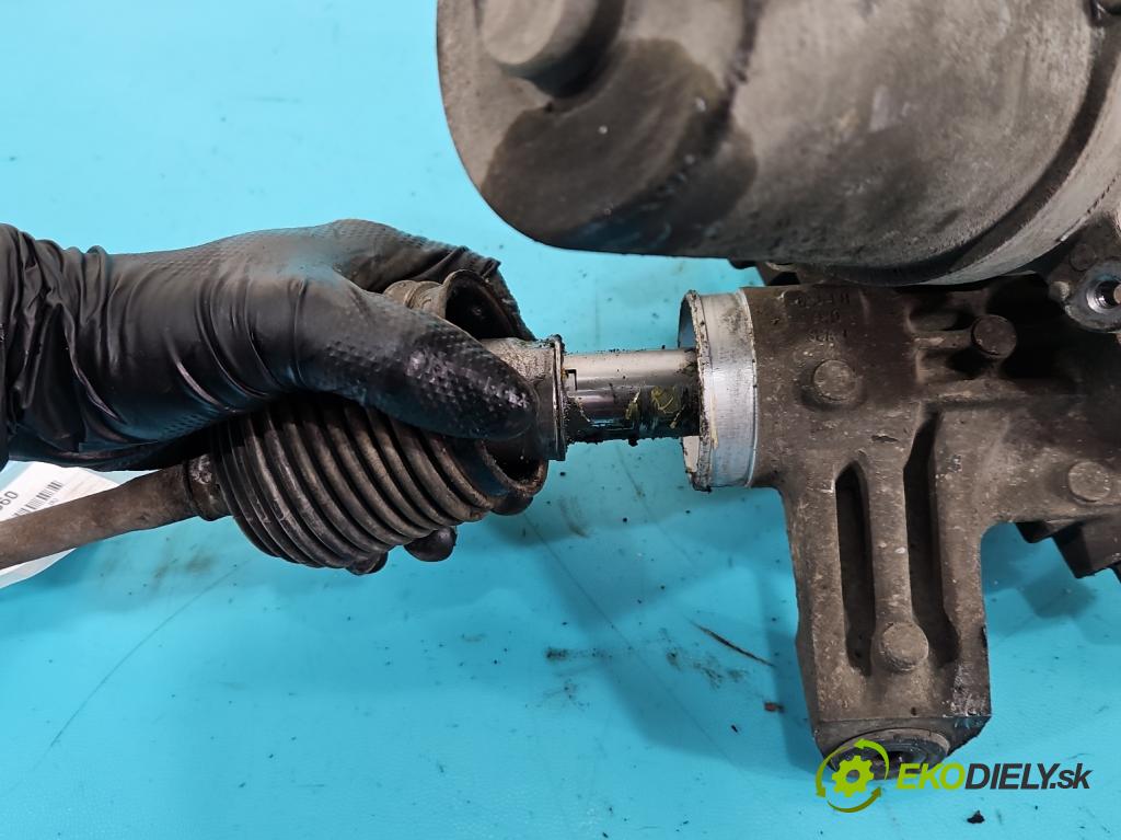 Suzuki Splash 1.3 DDIS 75 hp manual 55 kW 1248 cm3 5- řízení volant 73K8