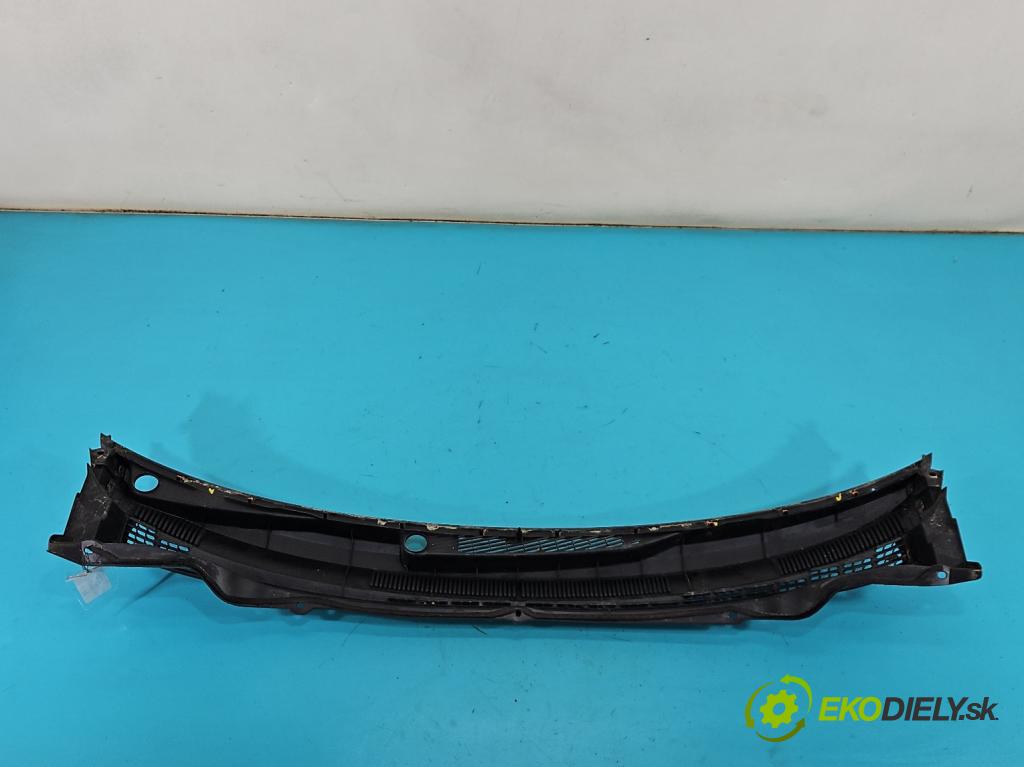 Suzuki Splash 1.3 DDIS 75 HP manual 55 kW 1248 cm3 5- torpédo 72331-51K1 (Torpédo (plast pod čelným sklom))