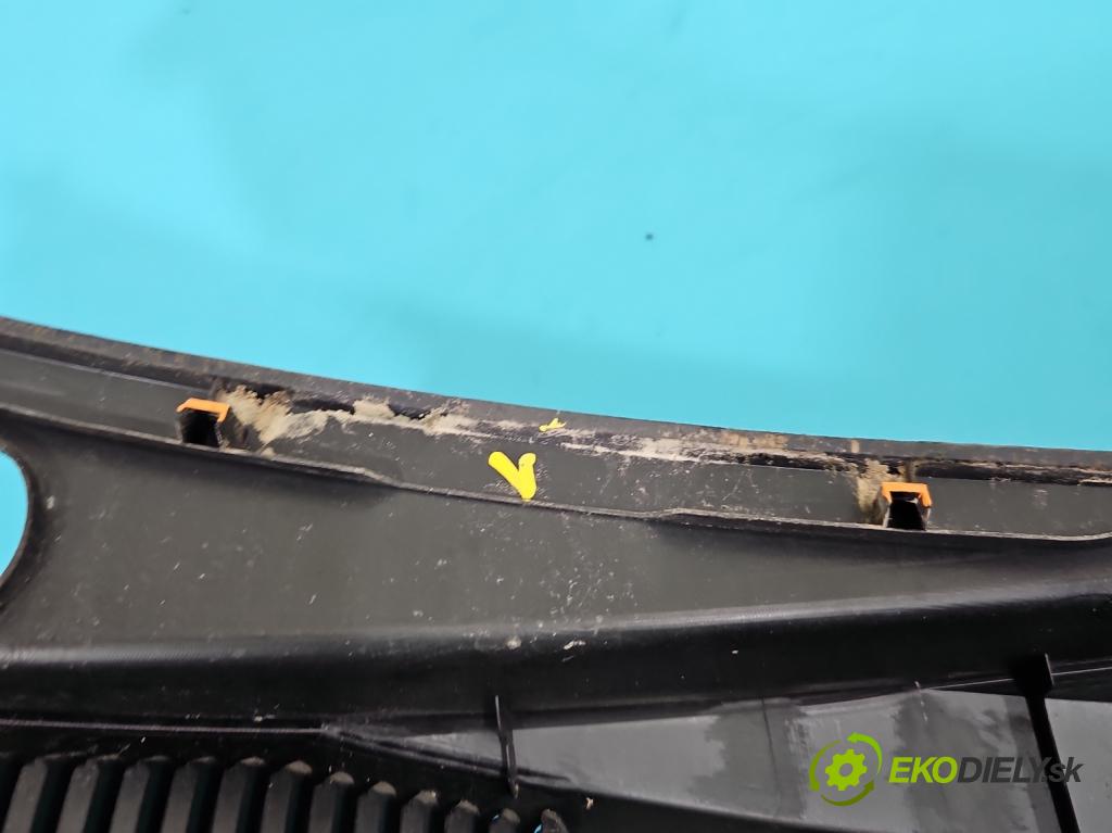 Suzuki Splash 1.3 DDIS 75 HP manual 55 kW 1248 cm3 5- torpédo 72331-51K1 (Torpédo (plast pod čelným sklom))