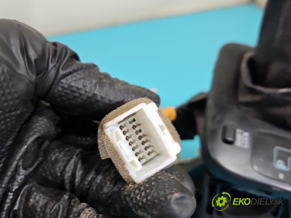 Toyota Land Cruiser J120 2002-2010 3.0 D4D 166 HP automatic 122 kW 2982 cm3 5- Páka: Změny: stupeň,rýchlosť  (Rýchlostná páka (kulisa))