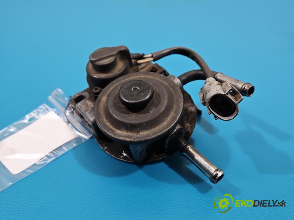 Toyota Land Cruiser J120 2002-2010 3.0 D4D 166 hp automatic 122 kW 2982 cm3 5- obal filtra paliva