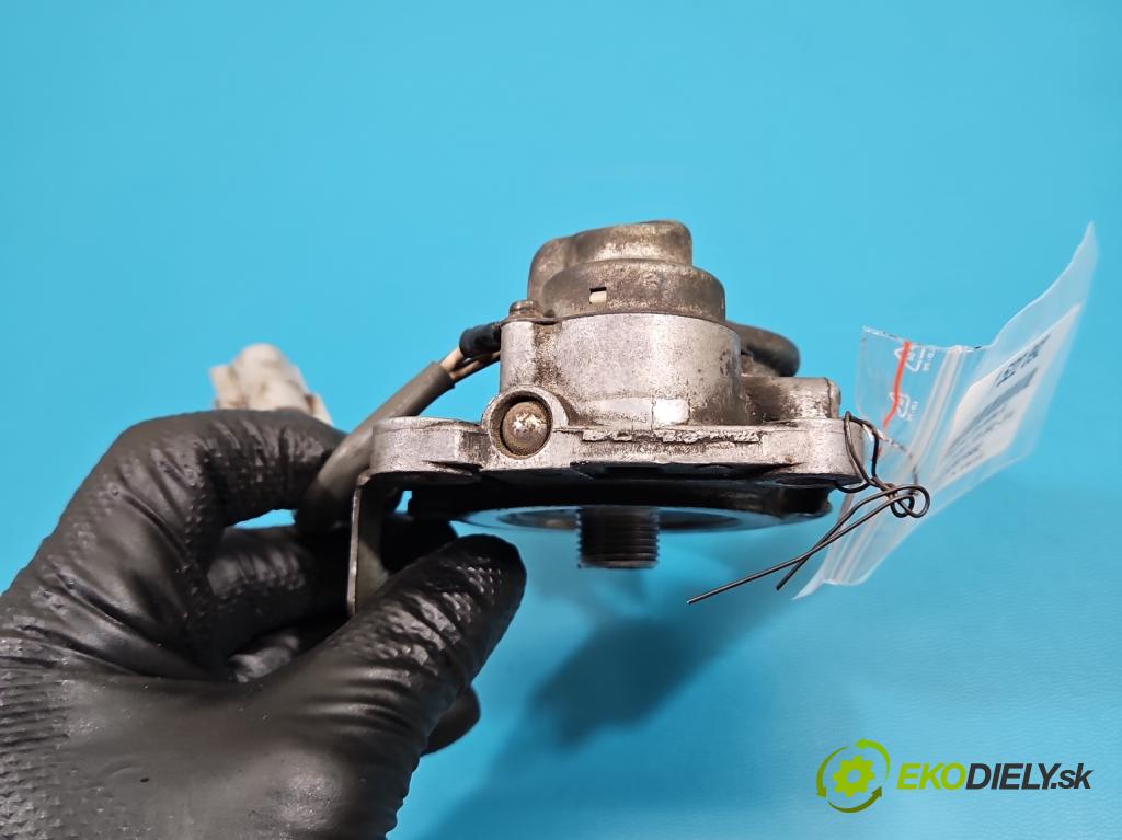 Toyota Land Cruiser J120 2002-2010 3.0 D4D 166 hp automatic 122 kW 2982 cm3 5- obal filtra paliva