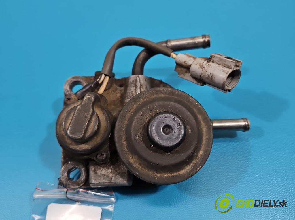 Toyota Land Cruiser J120 2002-2010 3.0 D4D 166 hp automatic 122 kW 2982 cm3 5- obal filtra paliva