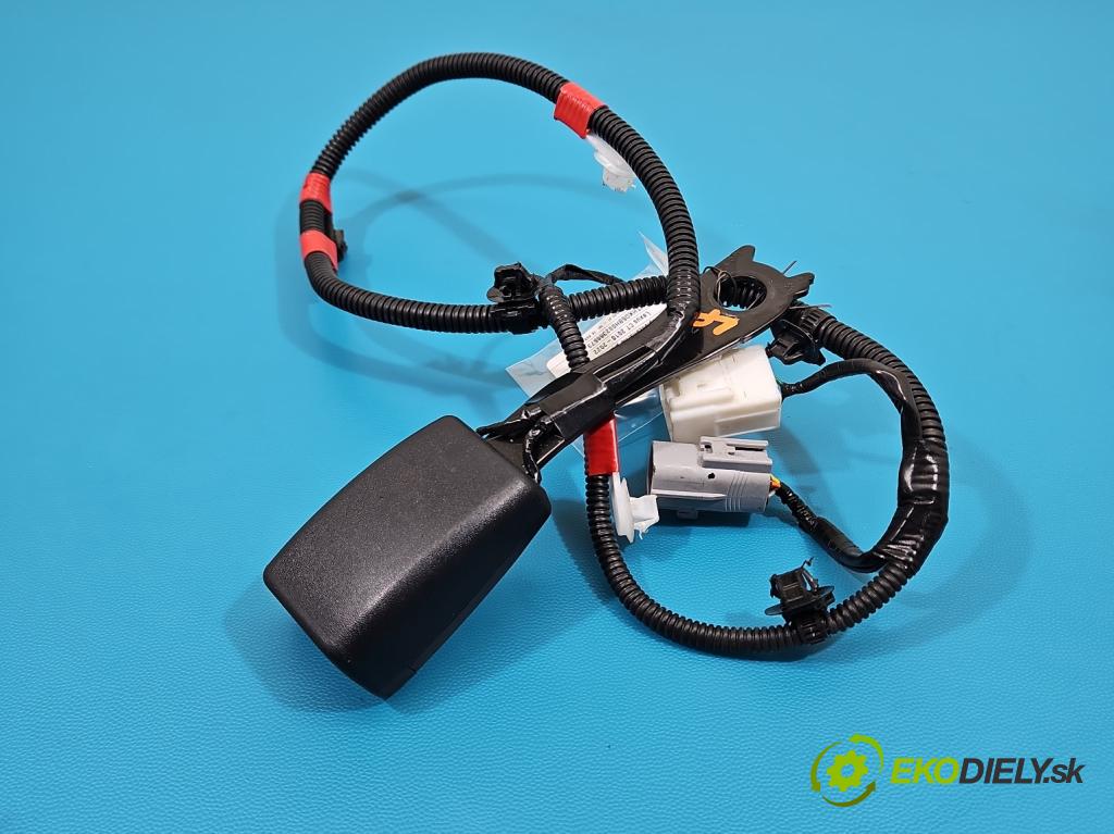 Lexus CT 2010-2022 1.8 VVTI 99 HP automatic 73 kW 1798 cm3 5- pas bezpečnosť: predné ľavý 