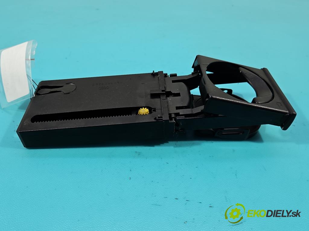 Audi A3 8L 1996-2003 1.6 SR 102 HP manual 75 kW 1595 cm3 3- Rukojeť: na nápoje: 8L0862534C (Držiak (úchyt) na nápoje)