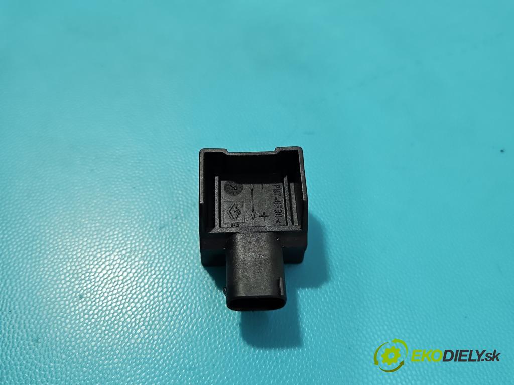 Audi A3 8L 1996-2003 1.6 SR 102 HP manual 75 kW 1595 cm3 3- snímač ESP 1J0907651A