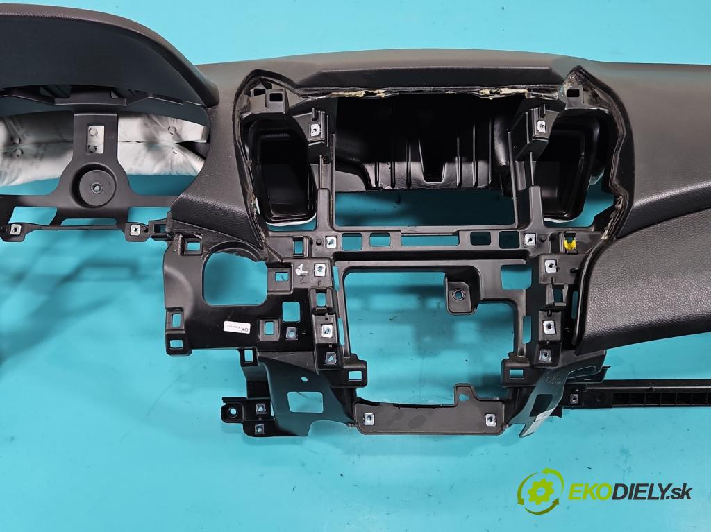 Hyundai I30 II 2012-2016 1.6 crdi 110 hp manual 81 kW 1582 cm3 5- kokpit,přistrojova deska