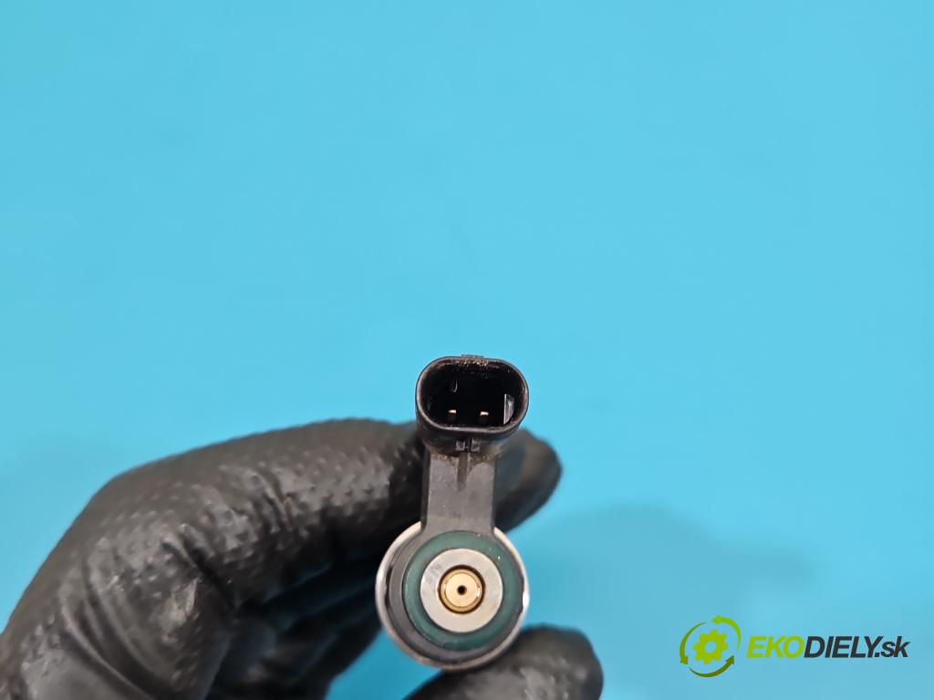 Skoda Fabia III 2014- 2021 1.2 TSI 110 HP manual 81 kW 1197 cm3 5- vstrek 0261500477 (Vstrekovač paliva)