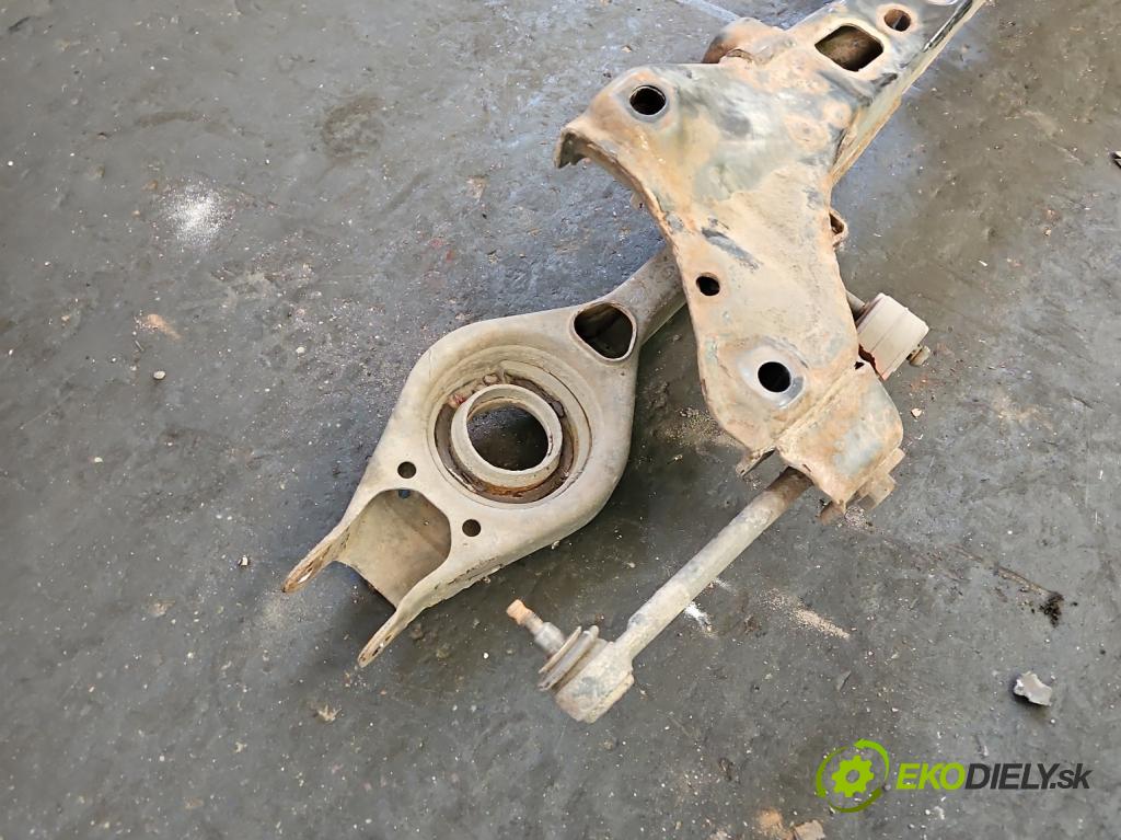 Hyundai I30 II 2012-2016 1.4 16v 100 hp manual 73.2 kW 1396 cm3 5- zadní výztuha  (Zadní výztuha)