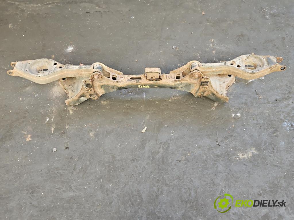 Hyundai I30 II 2012-2016 1.4 16v 100 hp manual 73.2 kW 1396 cm3 5- zadní výztuha  (Zadní výztuha)