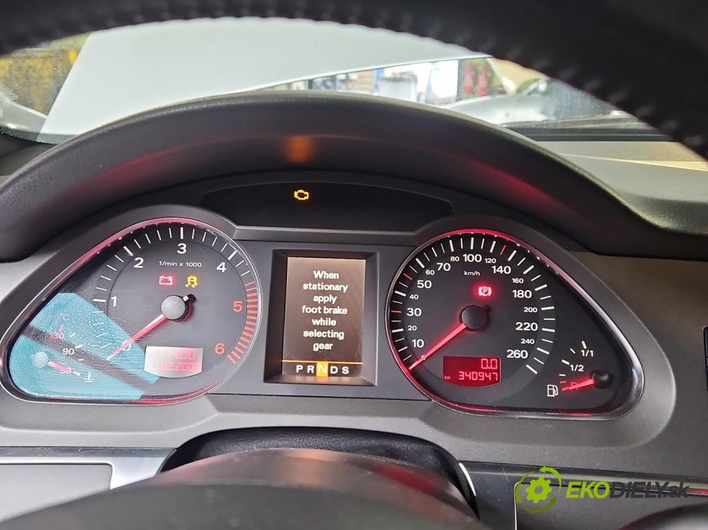 Audi A6 C6 2004-2011 2.7 TDI 179KM automatic 132 kW 2698 cm3 5- prístrojovka/ budíky 4F0920931B (Prístrojová doska)