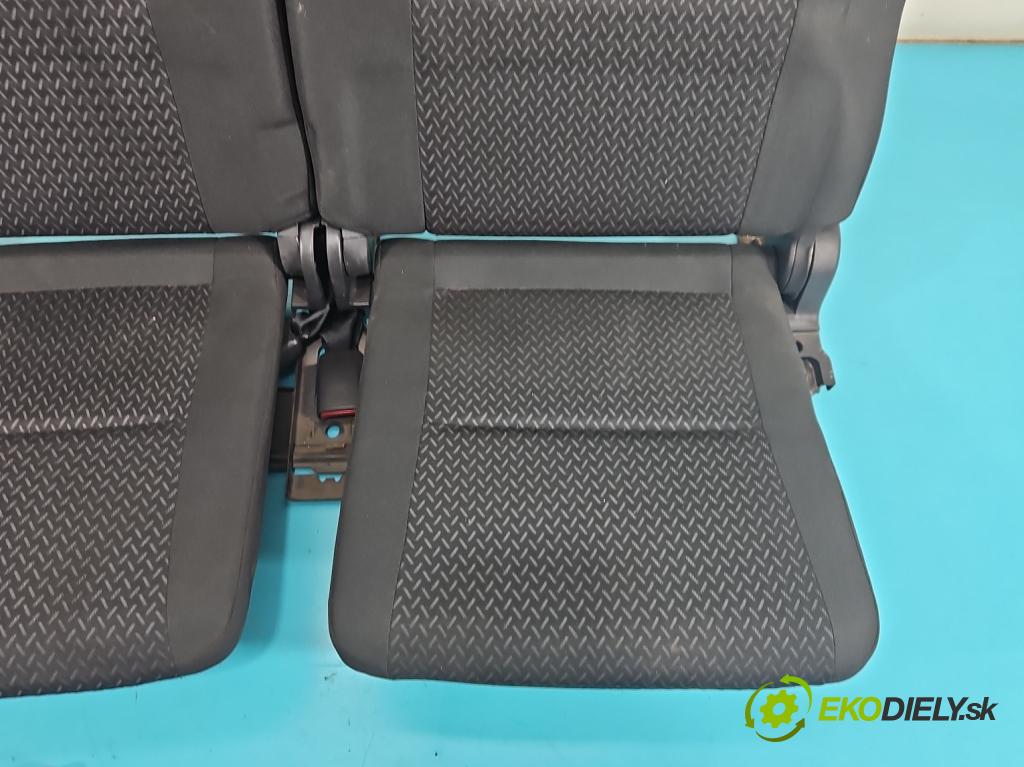 Toyota Corolla Verso II 2004-2009 2.2 d4d 136 HP manual 100 kW 2231 cm3 5- Pohovka: zadné  (Sedadlo)