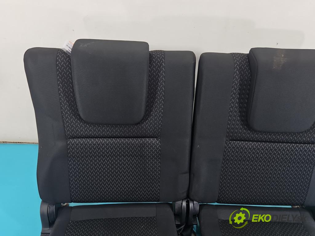 Toyota Corolla Verso II 2004-2009 2.2 d4d 136 HP manual 100 kW 2231 cm3 5- Pohovka: zadné  (Sedadlo)