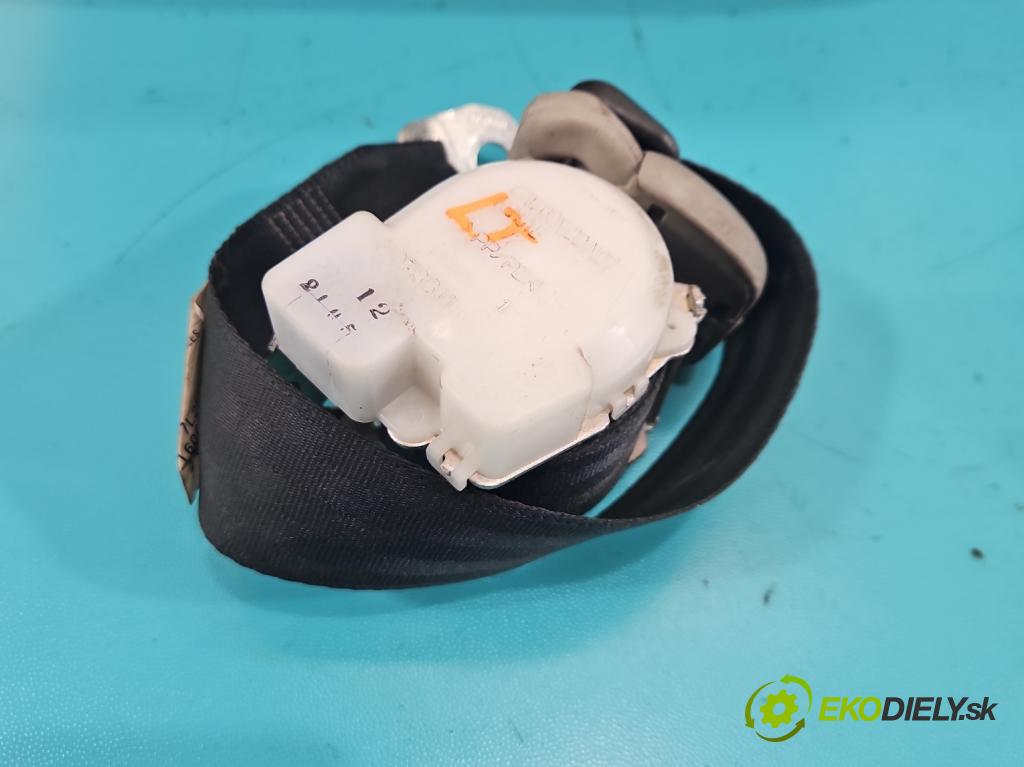 Toyota Corolla Verso II 2004-2009 2.2 d4d 136 HP manual 100 kW 2231 cm3 5- Pohovka: zadné  (Sedadlo)