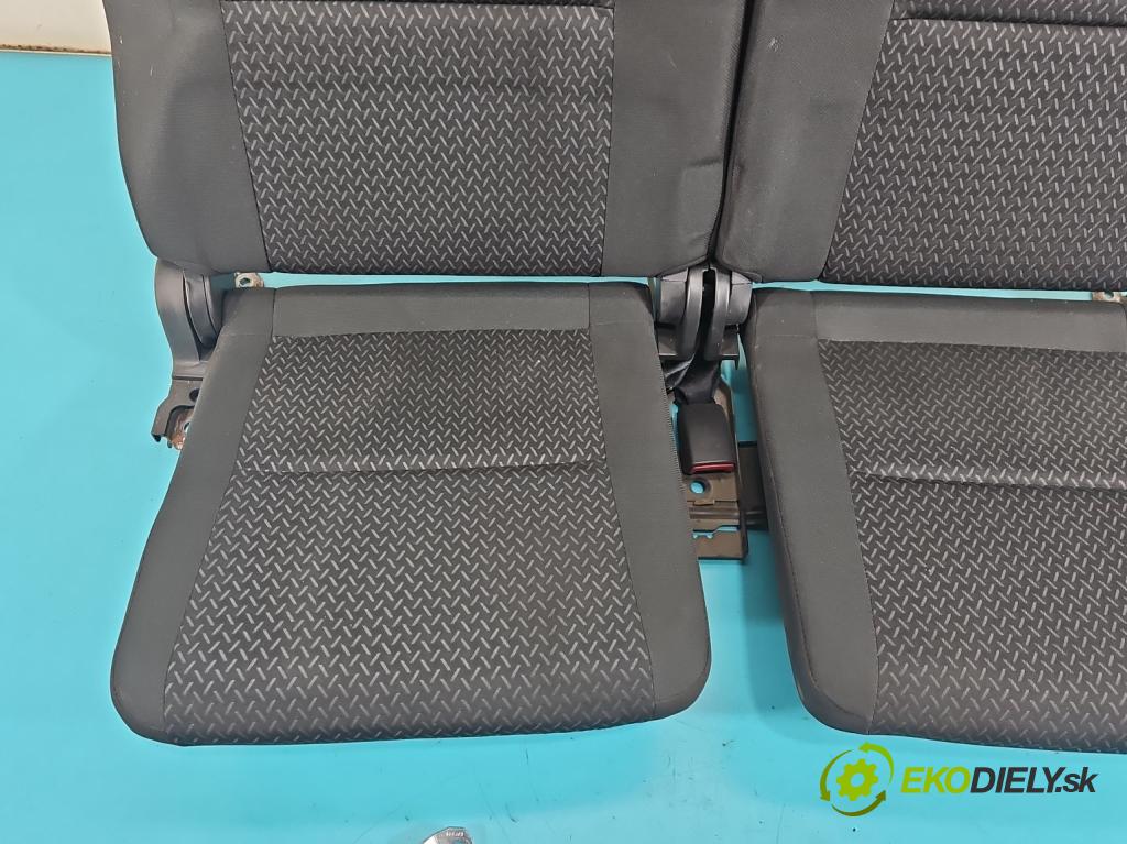 Toyota Corolla Verso II 2004-2009 2.2 d4d 136 HP manual 100 kW 2231 cm3 5- Pohovka: zadné  (Sedadlo)