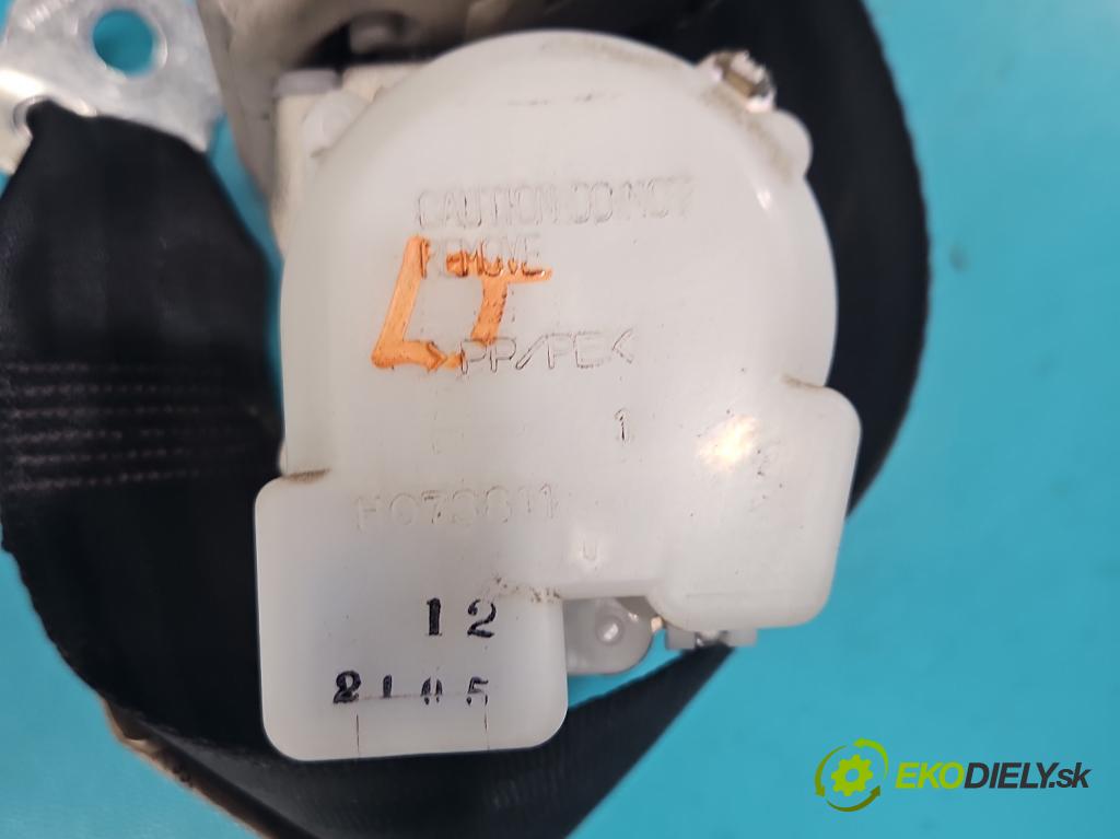 Toyota Corolla Verso II 2004-2009 2.2 d4d 136 HP manual 100 kW 2231 cm3 5- Pohovka: zadné  (Sedadlo)