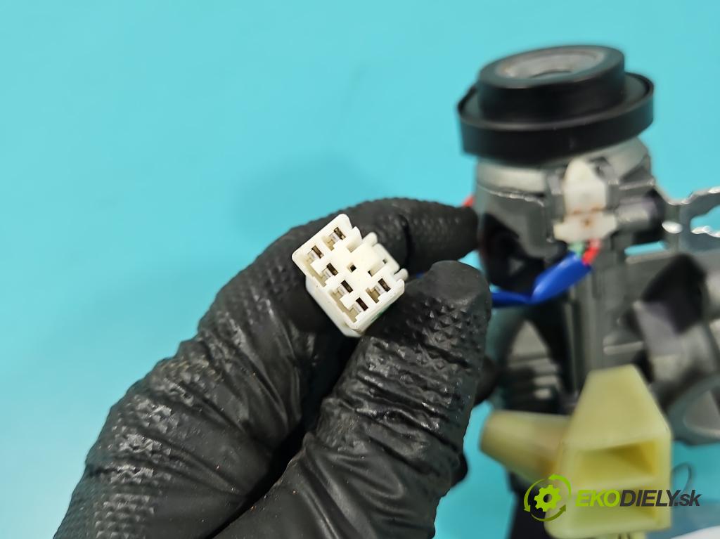 Hyundai I30 II 2012-2016 1.6 crdi 110 HP manual 81 kW 1582 cm3 5- Spínačka  (Spínacia skrinka)