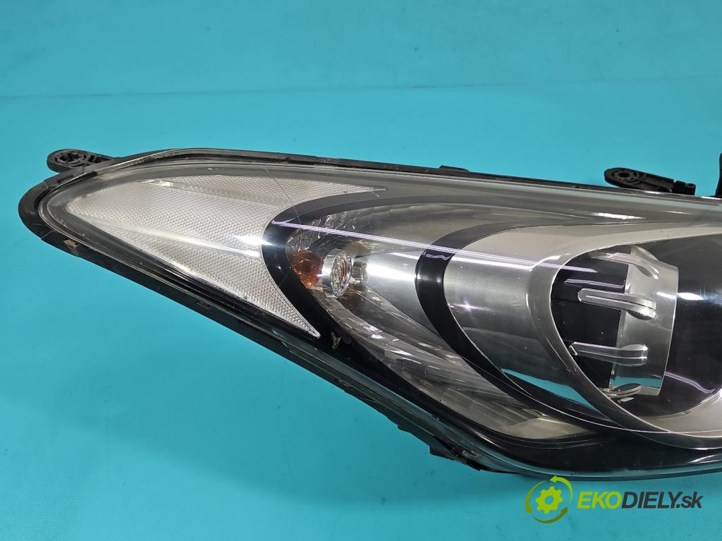 Hyundai I30 II 2012-2016 1.6 crdi 110 HP manual 81 kW 1582 cm3 5- Reflektor: pravý 92102-A6100 (Svetlo predné pravé)