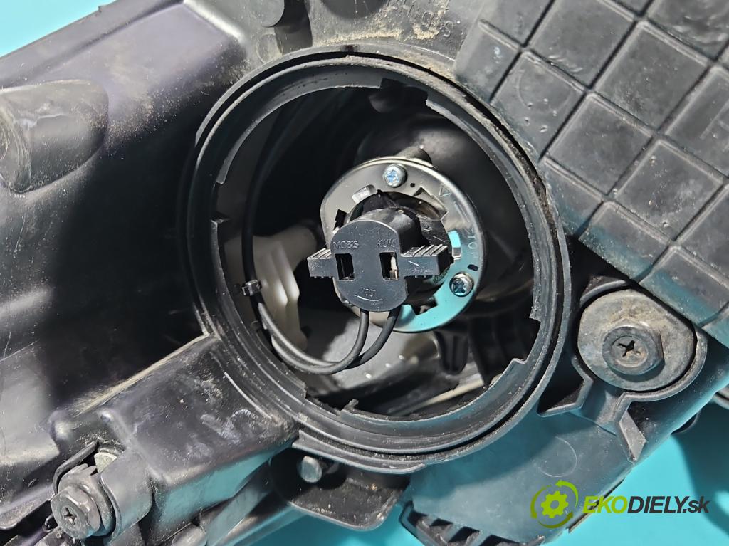 Hyundai I30 II 2012-2016 1.6 crdi 110 HP manual 81 kW 1582 cm3 5- Reflektor: pravý 92102-A6100 (Svetlo predné pravé)