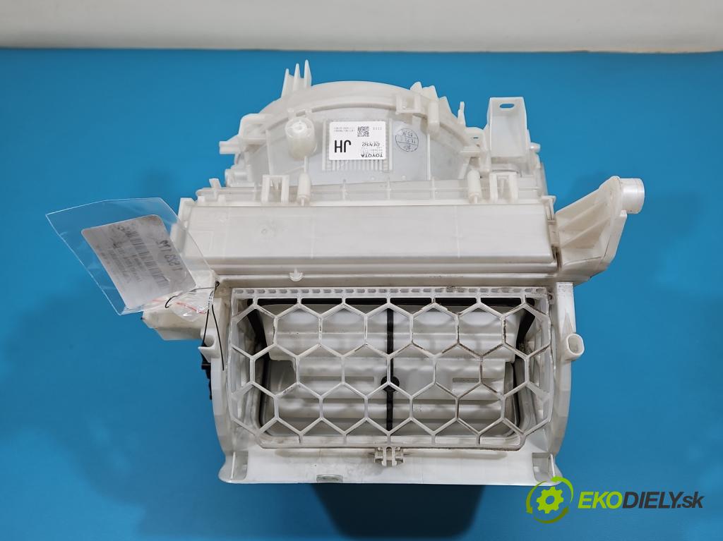 Lexus NX I 2014-2021 2.0 T 238hp automatic 175 kW 1998 cm3 5- radiátor 87010-78051 (Radiátor topení)