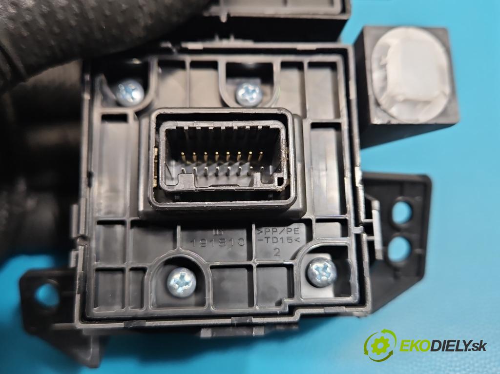 Lexus NX I 2014-2021 2.0 T 238HP automatic 175 kW 1998 cm3 5- prepínač brzda: ručný 75H258 (Prepínacie páčky pod volantom)