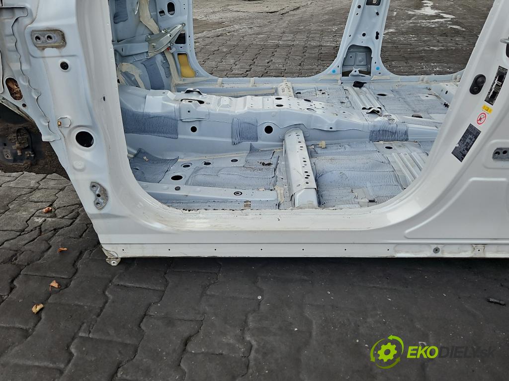 Lexus NX I 2014-2021 2.0 T 238hp automatic 175 kW 1998 cm3 5- práh levý  (Karoserie ostatní)