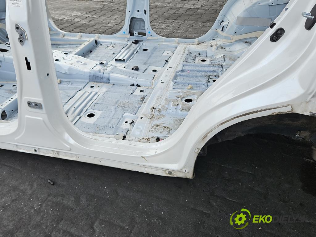 Lexus NX I 2014-2021 2.0 T 238hp automatic 175 kW 1998 cm3 5- práh levý  (Karoserie ostatní)