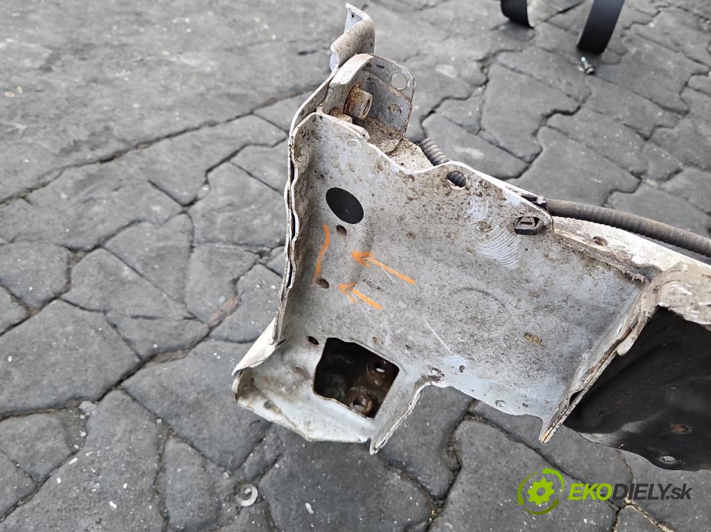 Lexus NX I 2014-2021 2.0 T 238HP automatic 175 kW 1998 cm3 5- štvrťka ľavé