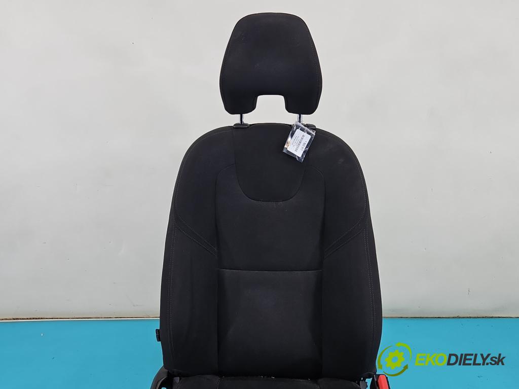 Volvo V40 II 2012-2019 1.6 T3 150 hp manual 110 kW 1596 cm3 5- Sedadlo pravý  (Sedadlo)