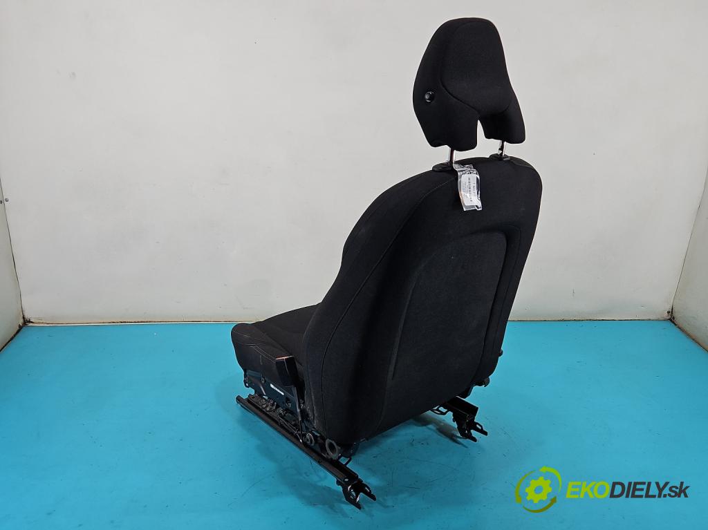 Volvo V40 II 2012-2019 1.6 T3 150 hp manual 110 kW 1596 cm3 5- Sedadlo pravý  (Sedadlo)