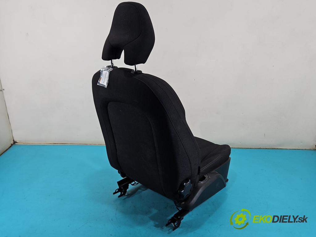 Volvo V40 II 2012-2019 1.6 T3 150 hp manual 110 kW 1596 cm3 5- Sedadlo pravý  (Sedadlo)