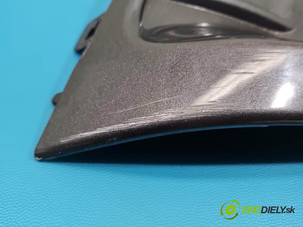 Lexus CT 2010-2022 1.8 VVTI 99 hp automatic 73 kW 1798 cm3 5- Zaślepka: mřížka: nárazníku pravé 81481-76020