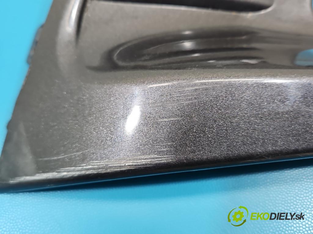 Lexus CT 2010-2022 1.8 VVTI 99 hp automatic 73 kW 1798 cm3 5- Zaślepka: mřížka: nárazníku pravé 81481-76020