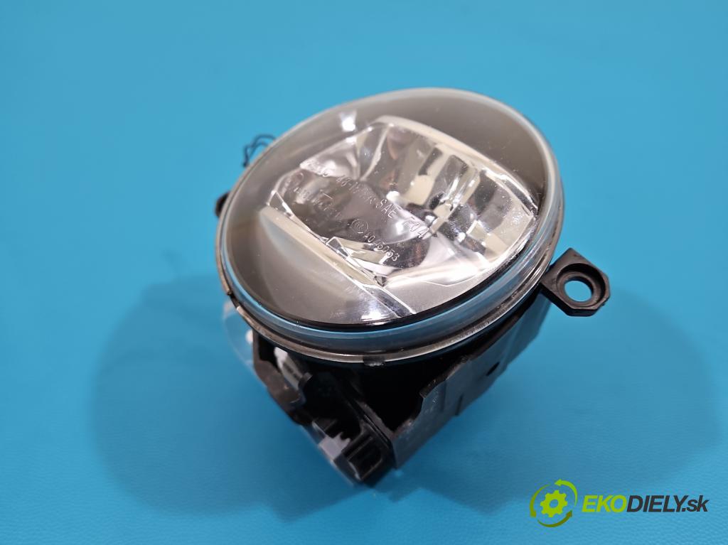 Lexus CT 2010-2022 1.8 VVTI 99 hp automatic 73 kW 1798 cm3 5- Halogen pravý  (Klika dveří ostatní)