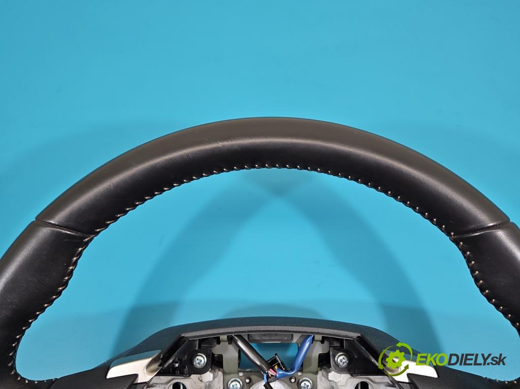 Lexus CT 2010-2022 1.8 VVTI 99 HP automatic 73 kW 1798 cm3 5- volant  (Volant)