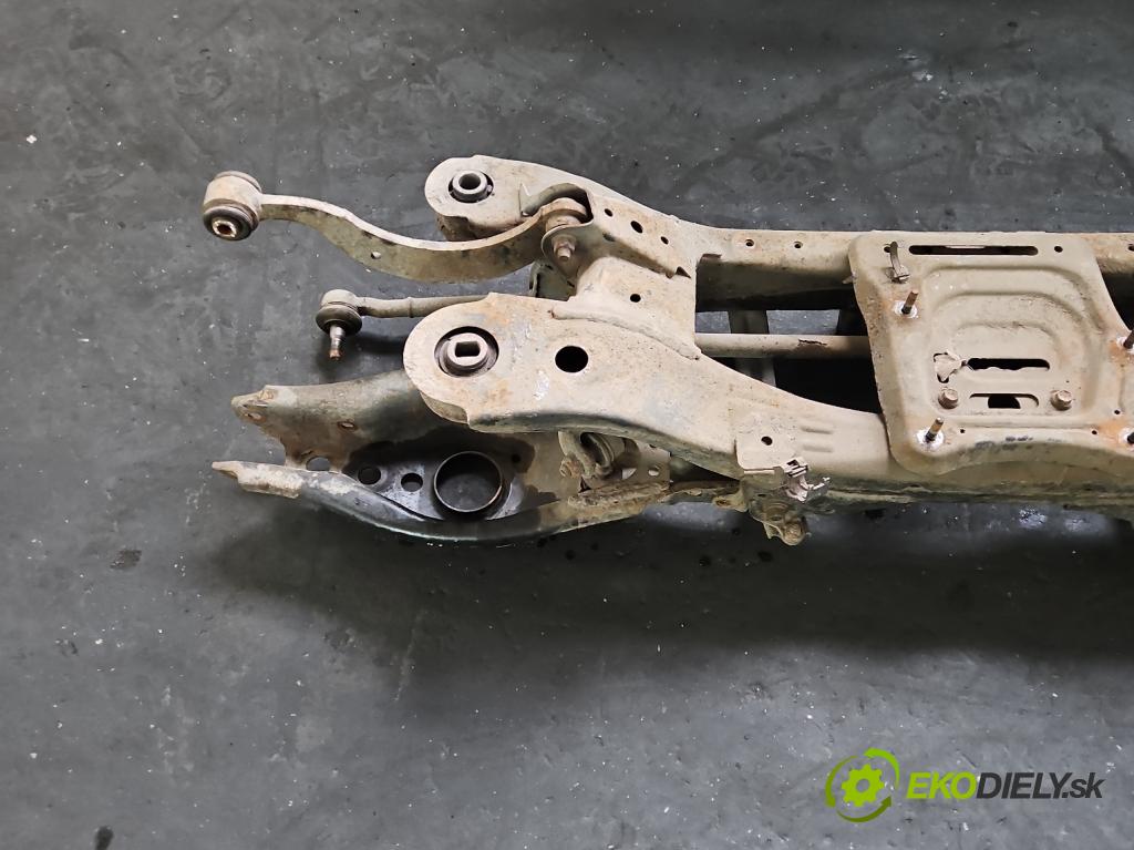 Toyota Avensis III T27 2009-2018 2.0 D4D 126 hp manual 93 kW 1998 cm3 4- zadní výztuha  (Zadní výztuha)