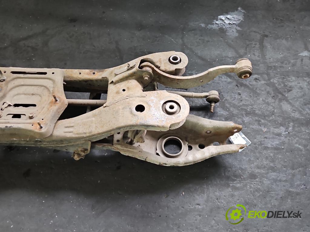 Toyota Avensis III T27 2009-2018 2.0 D4D 126 hp manual 93 kW 1998 cm3 4- zadní výztuha  (Zadní výztuha)