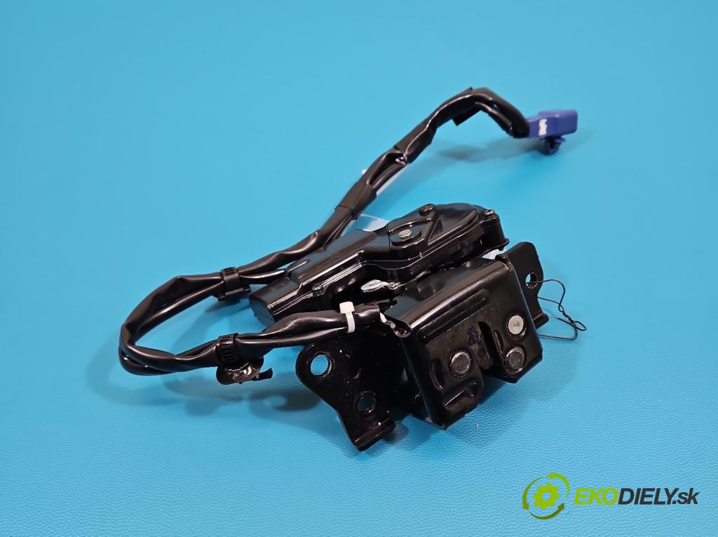 Lexus CT 2010-2022 1.8 VVTI 99 HP automatic 73 kW 1798 cm3 5- zámok kufrové dvere zadné 