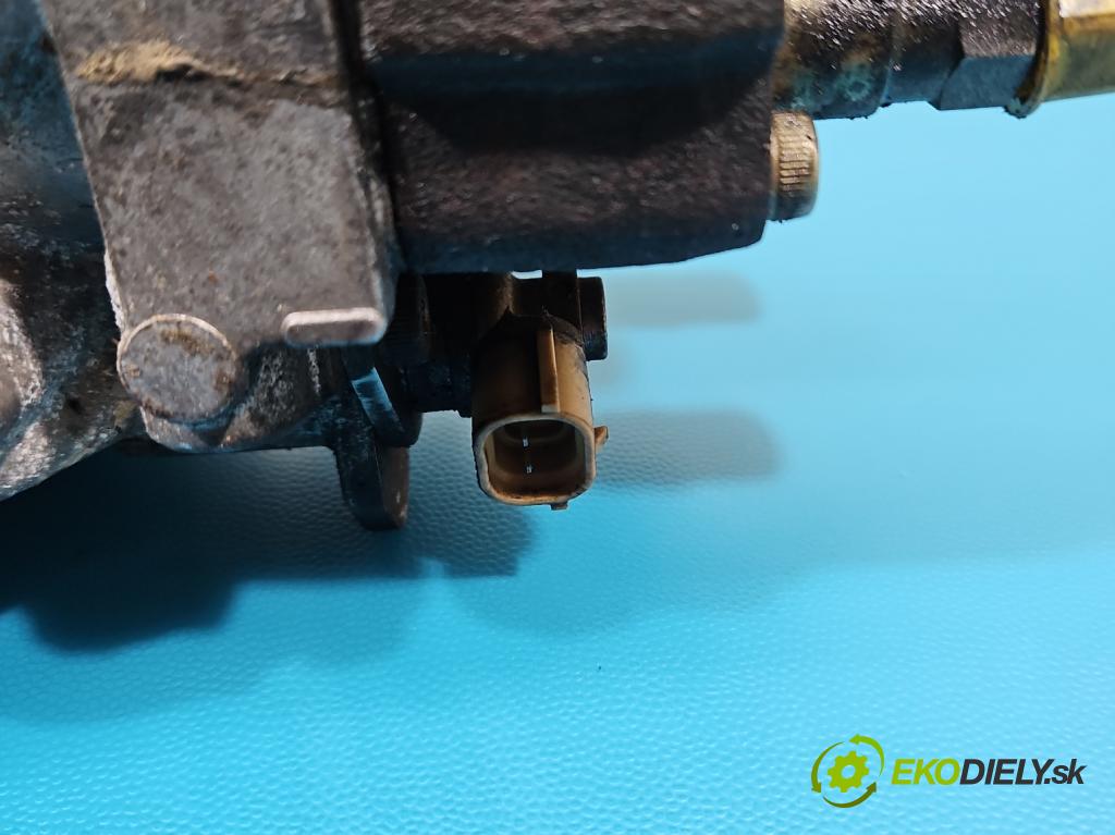 Opel Meriva A 2002-2010 1.7 dti 75 HP manual 55 kW 1686 cm3 5- čerpadlo vstrekovacia 8-97185242-3 (Vstrekovacie čerpadlo)