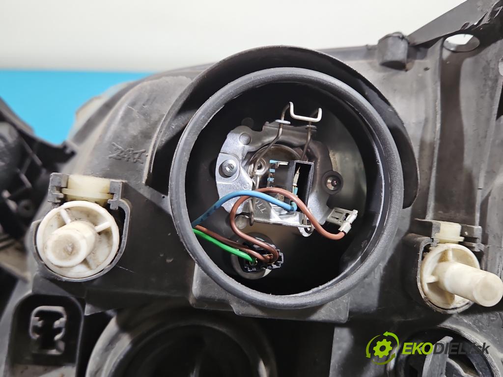 Opel Meriva A 2002-2010 1.7 dti 75 HP manual 55 kW 1686 cm3 5- Reflektor: pravý 93321053 (Svetlo predné pravé)