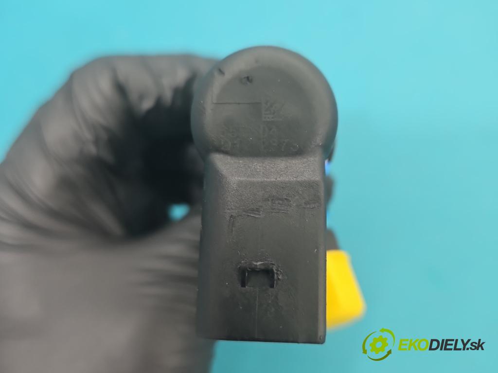 Citroen C2 1.4 HDI 68 HP manual 50 kW 1398 cm3 3- vstrek 9655304880 (Vstrekovač paliva)