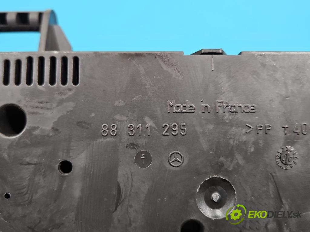 Mercedes Sprinter I 1995-2006 2.2 cdi 109 HP manual 80 kW 2148 cm3 5- prístrojovka/ budíky  (Prístrojová doska)