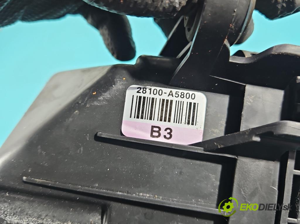 Hyundai I30 II 2012-2016 1.6 crdi 110 HP manual 81 kW 1582 cm3 5- obal filtra vzduchu 28110-0A5800 (Obal vzduchového filtra)